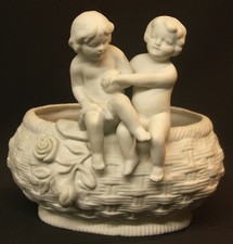 AA joli groupe biscuit ancien 645g18c figurine précieuse enfant putti chérubin