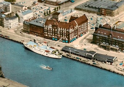 Malmoe  Sweden Skeppsbron Hafen Faehre Hotelgebaeude Kanal Luftbild