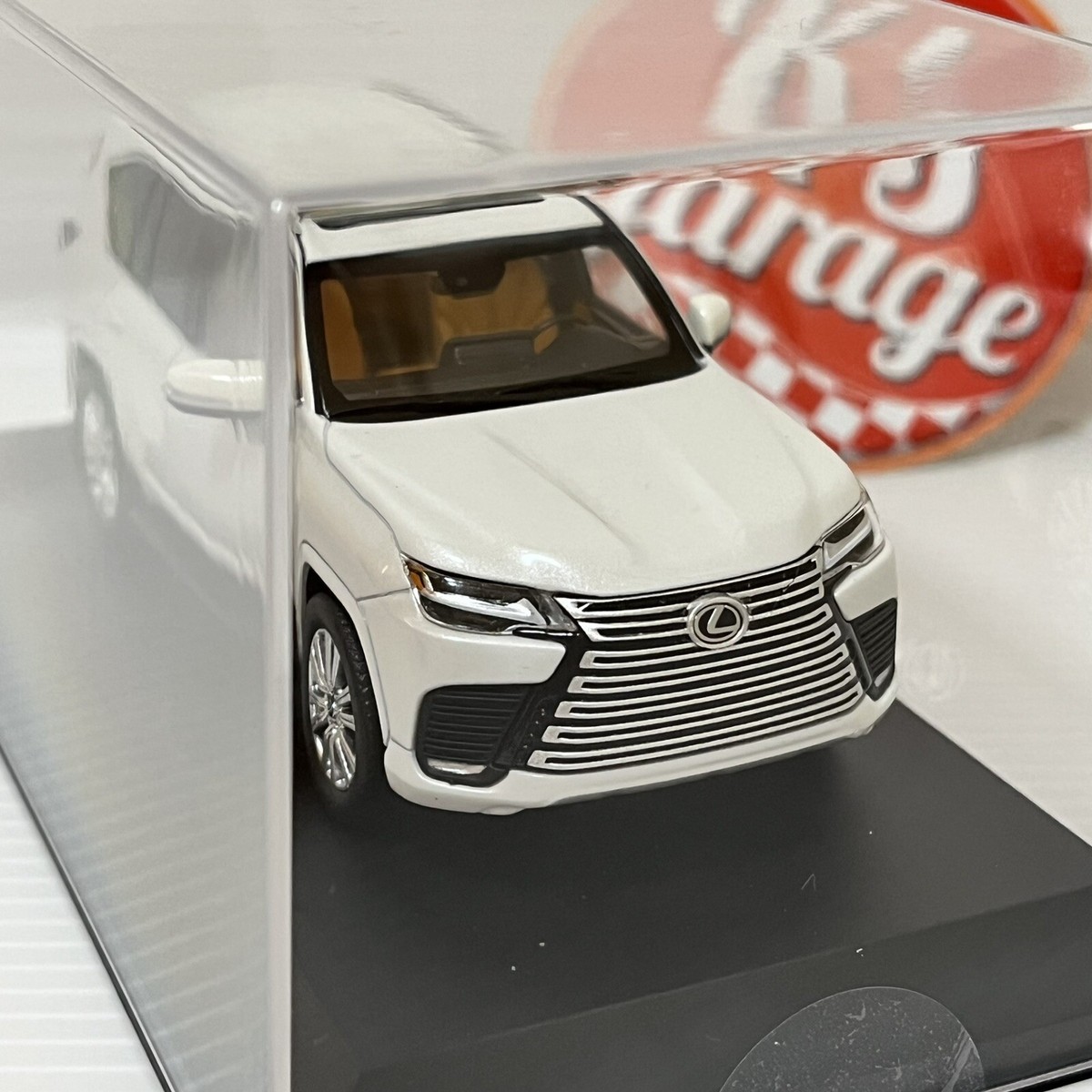 Kyosho 1/43 LEXUS LX600 white Left Handle F-Sport Diecast Kyosho 1/43 LEXUS LX600 white Left Handle F-Sport Diecast