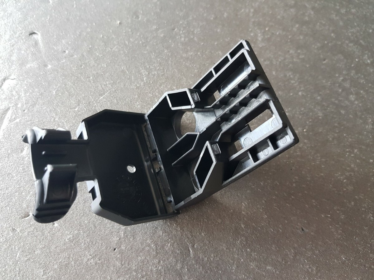 Genuine Mercedes M111 engine ignition coil Protection housing 