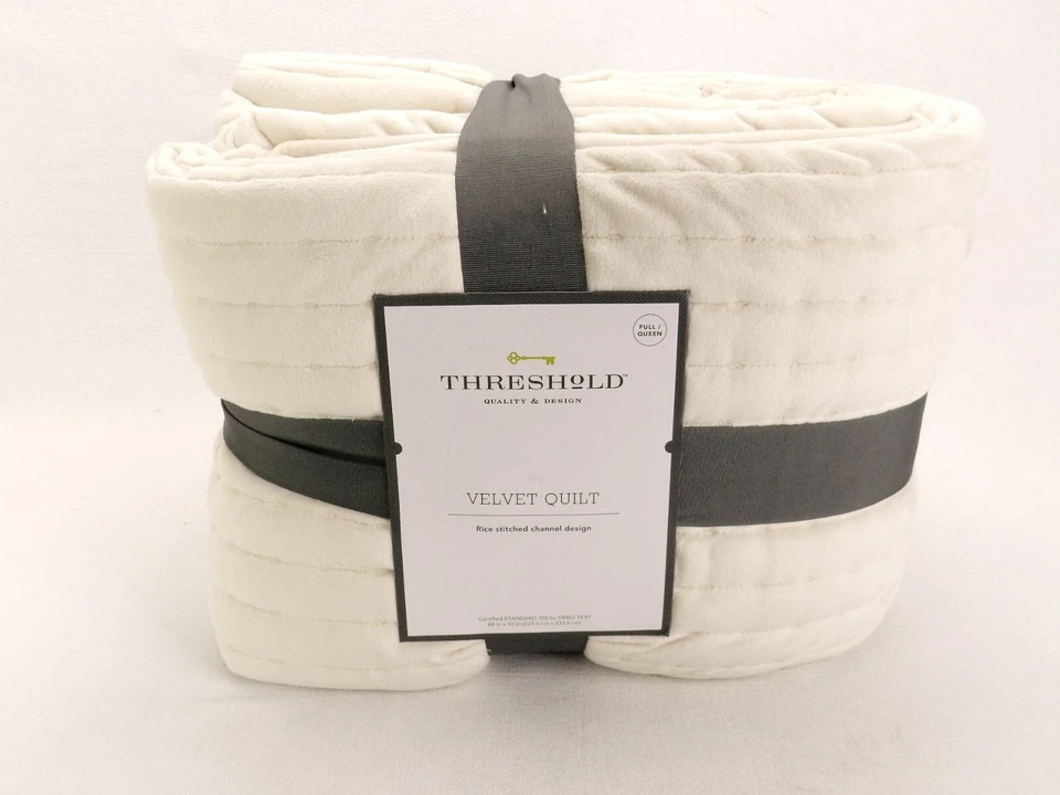 Threshold Velvet Quilt, Full/Queen, Rice Stitched Channel Design, 88" x 92" - Image 4 of 4