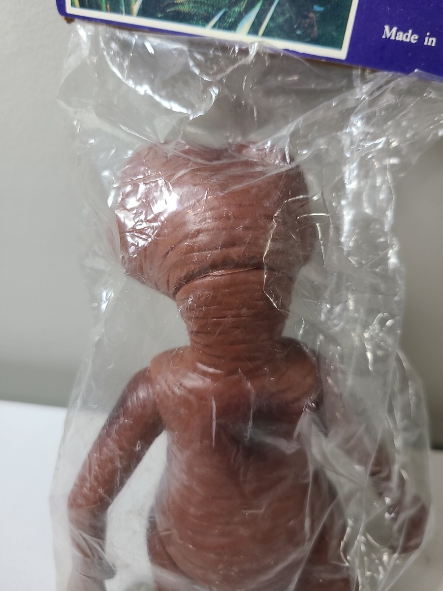 E.T. Vinyl Figure 6