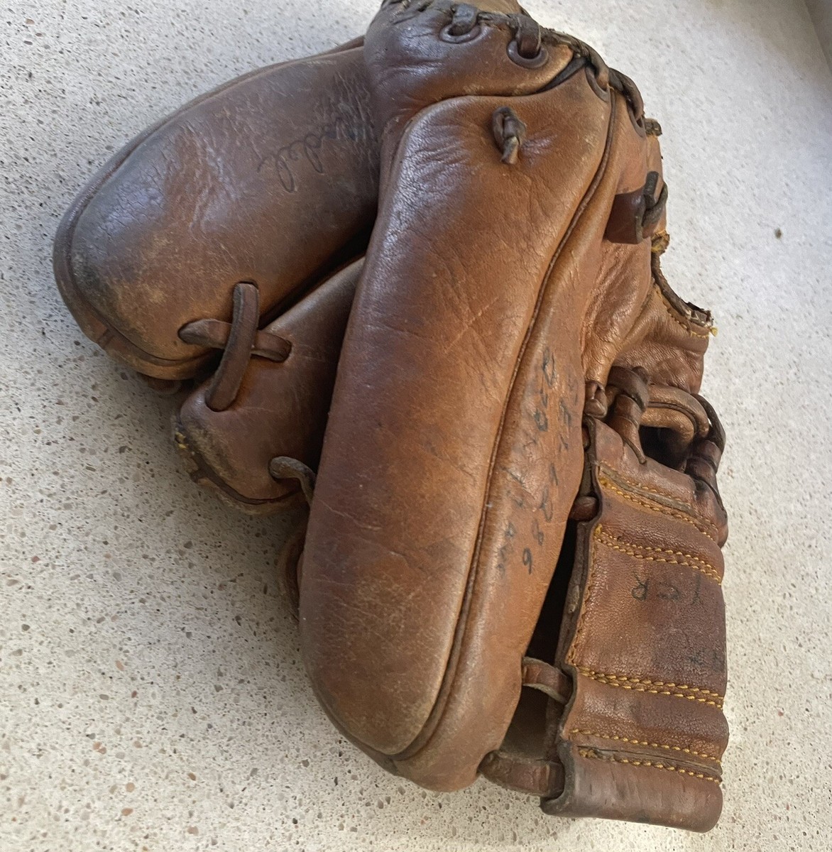 Vintage Baseball Glove - Made In Japan Matsuza Sporting Goods 7000