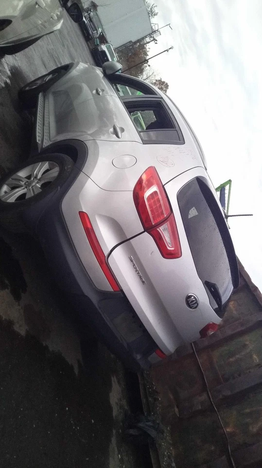Conjunto de puerta trasera derecha usado lado trasero se adapta a: Kia Sportage 2013 con tinte de privacidad g Foto 4 de 4