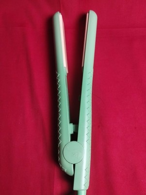 HERSTYLER Flat Iron 1.25'' Colorful Seasons Ceramic Dual Power Lime Green