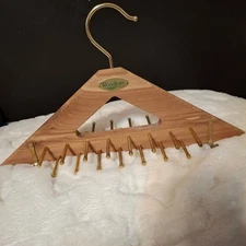 Woodlore Cedar Belt Organizer with Gold Hooks New