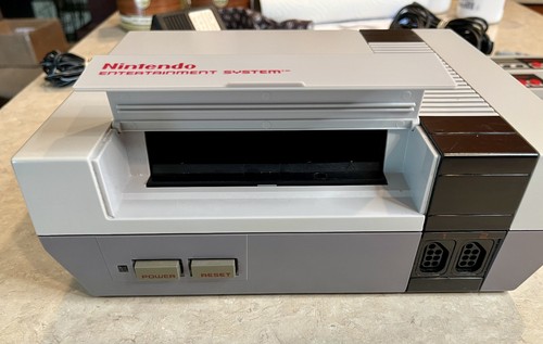 NES Nintendo entertainment system controllers & games Works! #1 - Picture 3 of 11