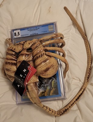 Dark Horse Presents #24 CGC 8.5 With Alien Romulus Face Hugger. Free Shipping. 