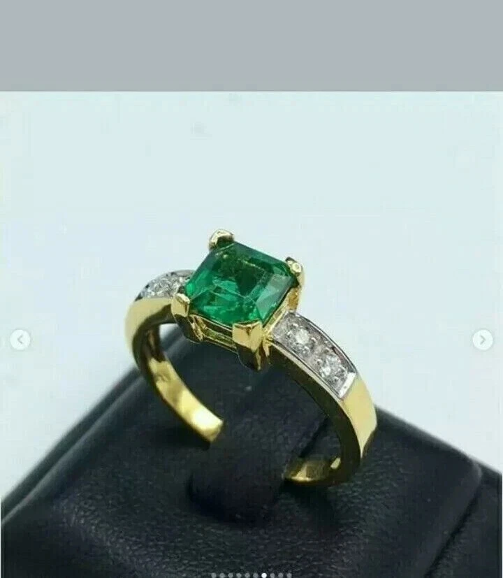 Anillo de compromiso nupcial de diamantes y esmeraldas naturales de 2,20 quilates de oro amarillo macizo de 14 K Foto 2 de 4
