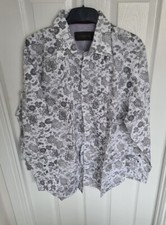 BNWOT Men's Grey White Pleated Floral Duffer Shirt Size Large