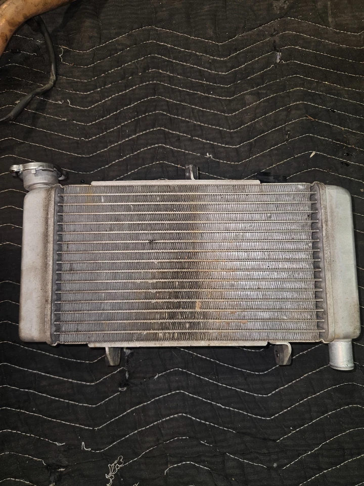 Honda CBR500R 2016 17 18 conjunto de cubierta de ventilador de radiador fabricante de equipos originales como nuevo bonito Foto 2 de 4