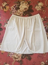 VTG Vanity Fair Nylon Half Slip Nude 16" Long Sz Medium Lace Trim Curved Slit
