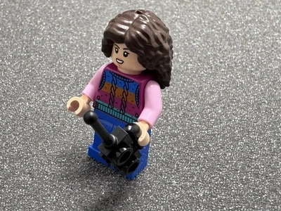 LEGO® Stranger Things Minifigur Nancy Wheeler st020 11370 - Neu - Bild 1 von 2