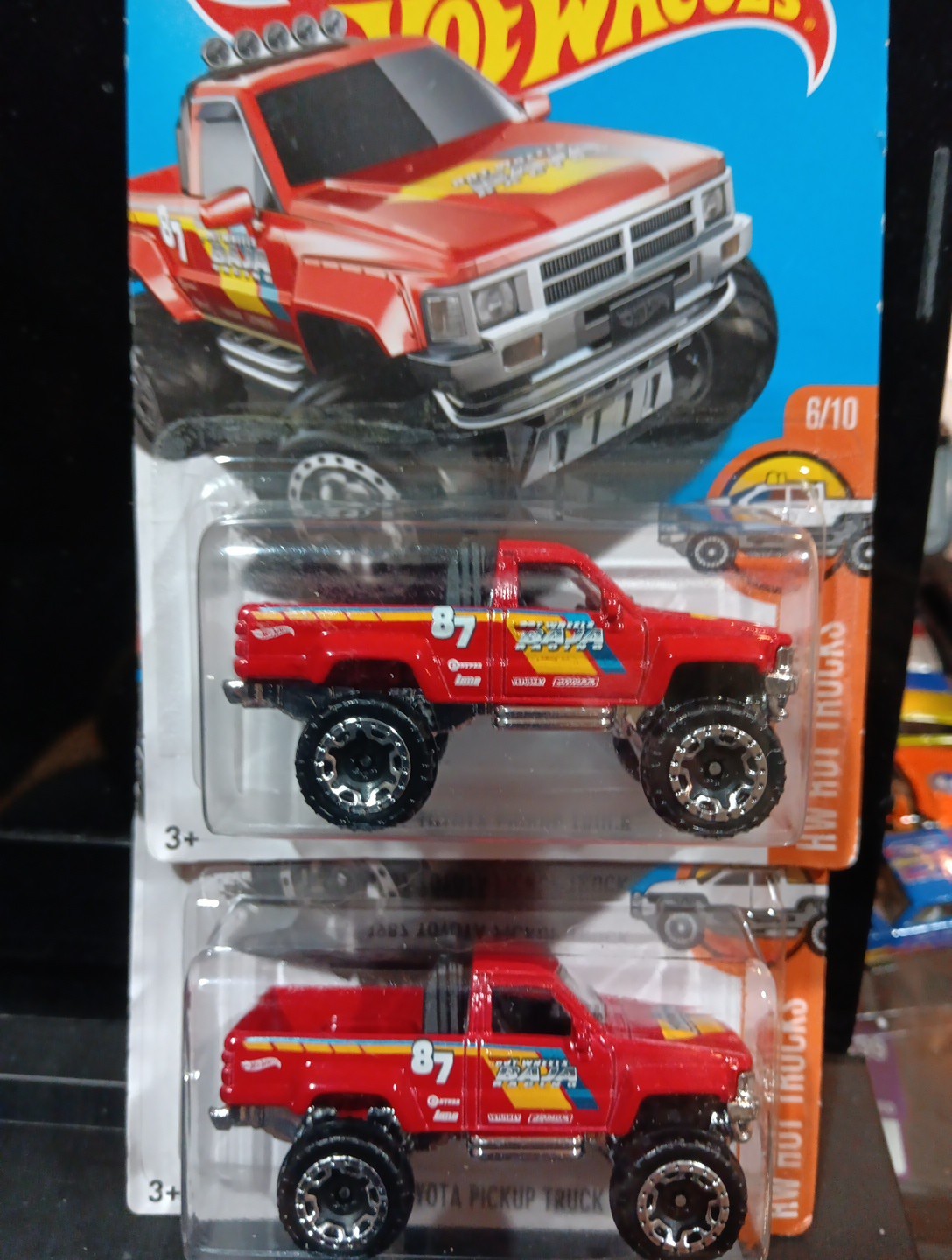 hot wheels 1987 Toyota Pickup Truck  Lot Of 2  HW 2015 EDITION