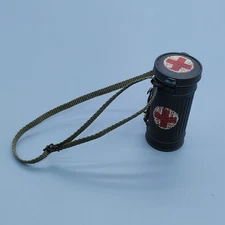 DID 80183 1/6 WWII German WH Medic Officer Candidate Figure Gas Mask Canister