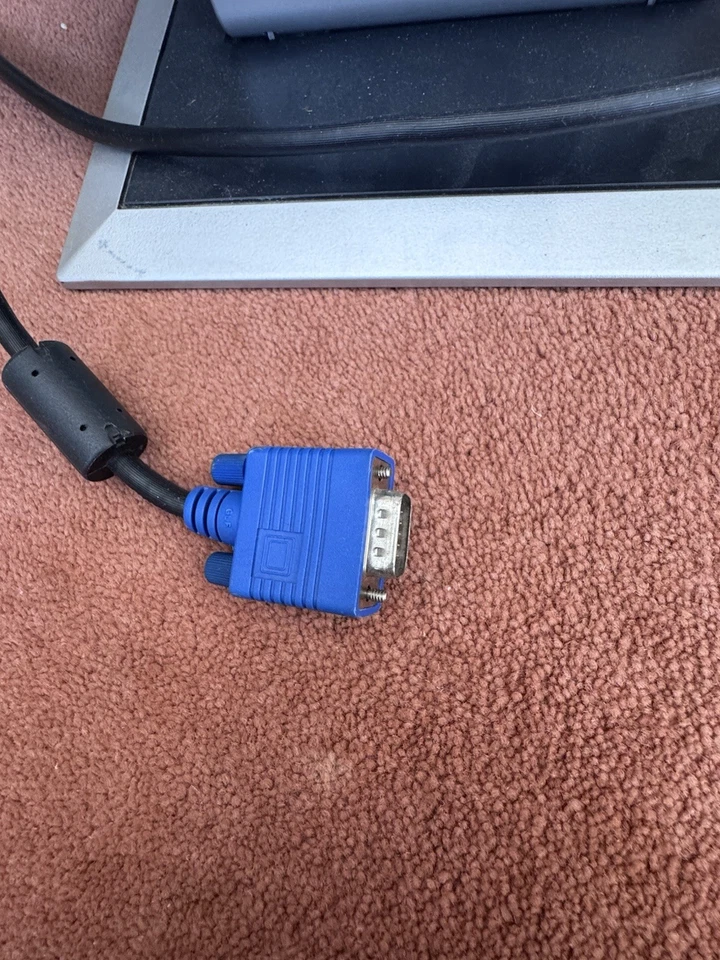 Monitor 19”  LCD Square CTX S966A VGA Connection - Silver - Image 3 of 4