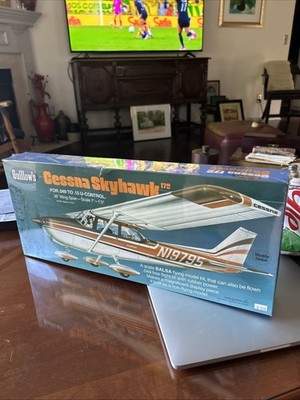 Guillow's Cessna 172 Balsa Wood Model Airplane Kit, General Aviation  GUI-802