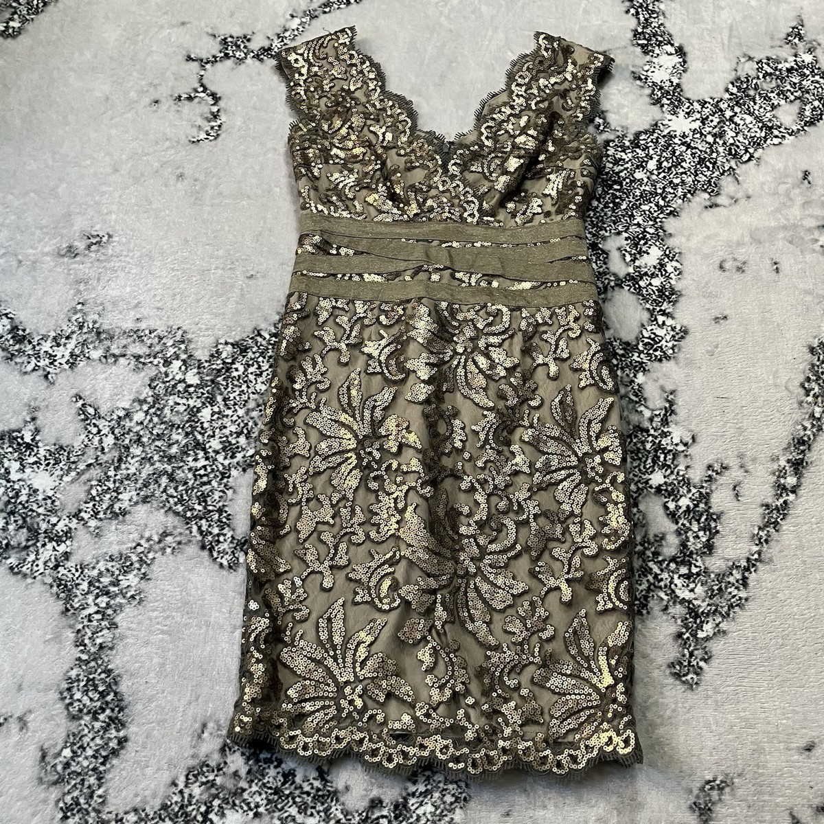 green emerald velvet dress Tadashi Shoji main image 1