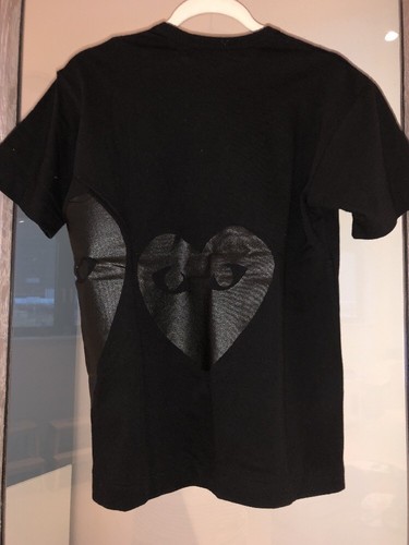 Camiseta Comme Des Garcons Play Corazones Negros Mediana Totalmente Nueva - Imagen 4 de 4