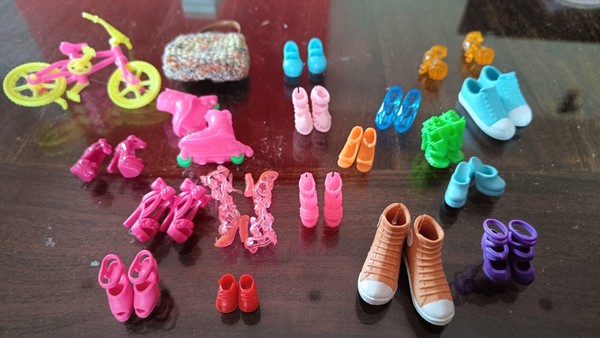 Barbie outfit. Zapatos para Barbie, Ken y otros. Usados, como nuevos.