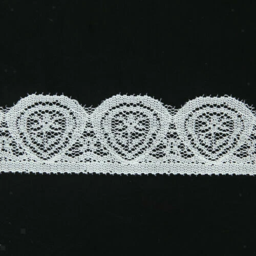 Markenlose Kleiderstoffe mit Blumenmuster