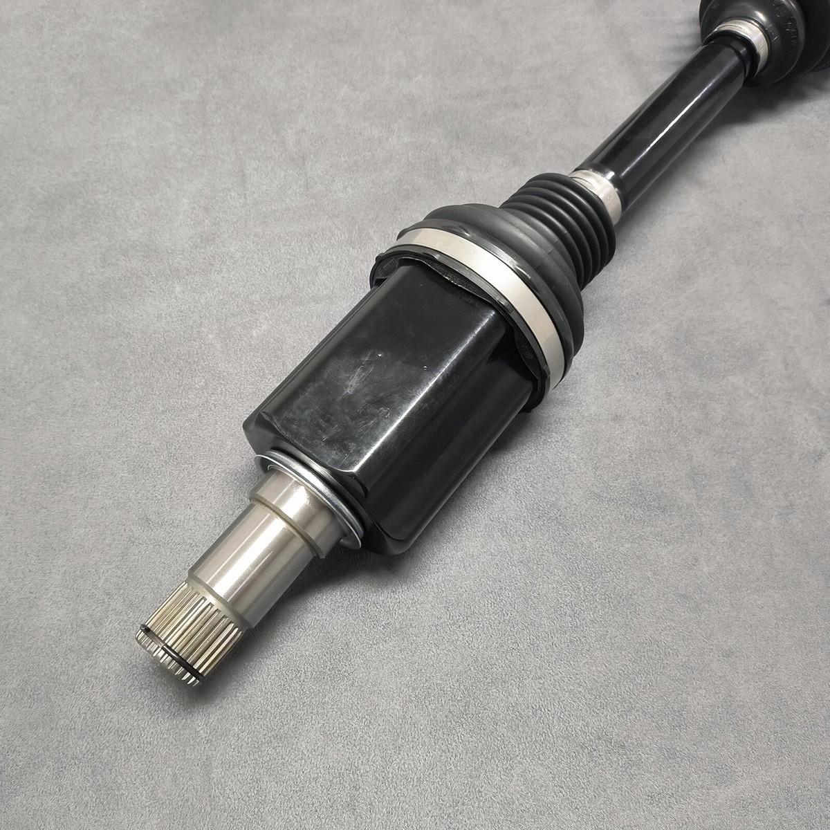 A2133308605 Front Right Axle Shaft for 18-21 Mercedes C253 GLC63