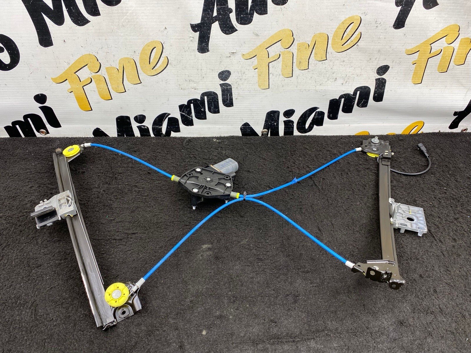 2015 Maserati GranTurismo MC Right Passenger Side Door Window Motor Regulator
