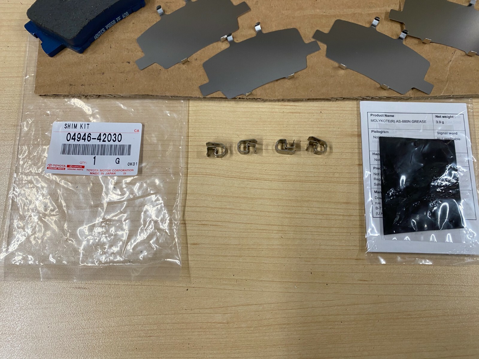 20062018 TOYOTA RAV4 GENUINE OEM REAR BRAKE PAD SET WITH SHIMS