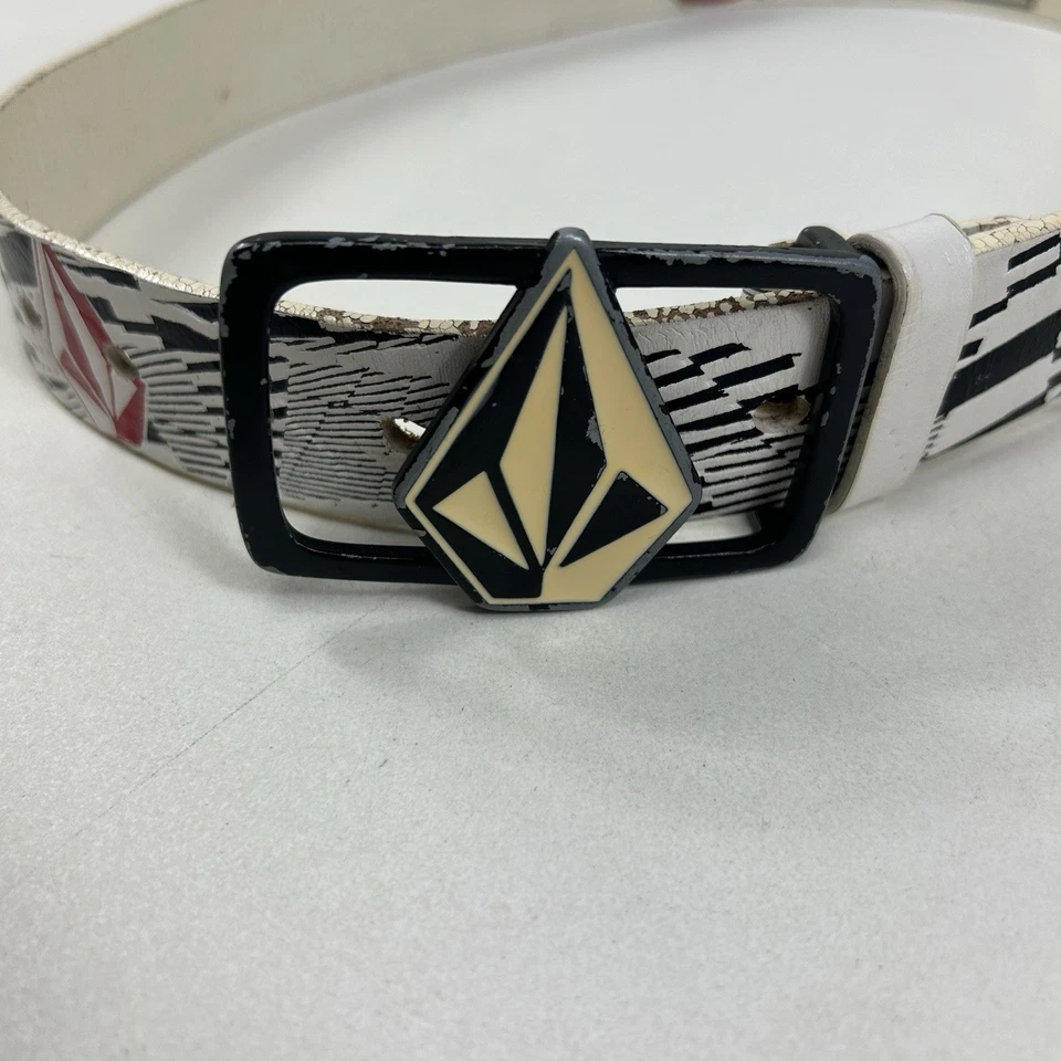 Cinturón de cuero vintage años 00 Y2K Volcom estrellas blancas envejecidas piedras relieve 29-35" Foto 2 de 4