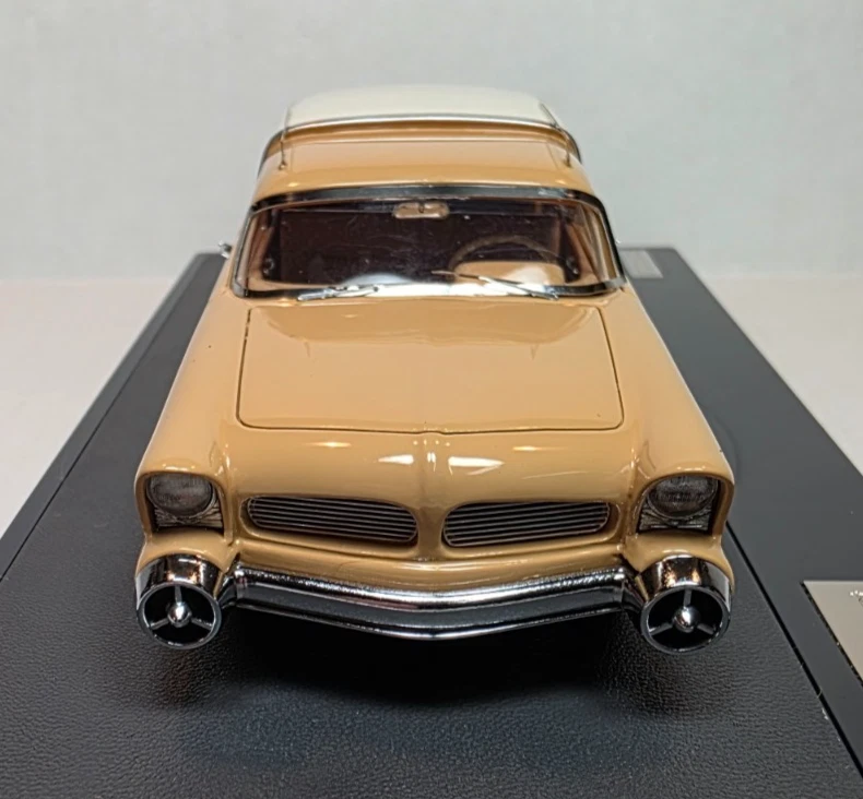 Matrix 1:43 1956 Chrysler Plainsman Concept Wagon Palomino Beige/White VERY COOL - Image 2 of 4