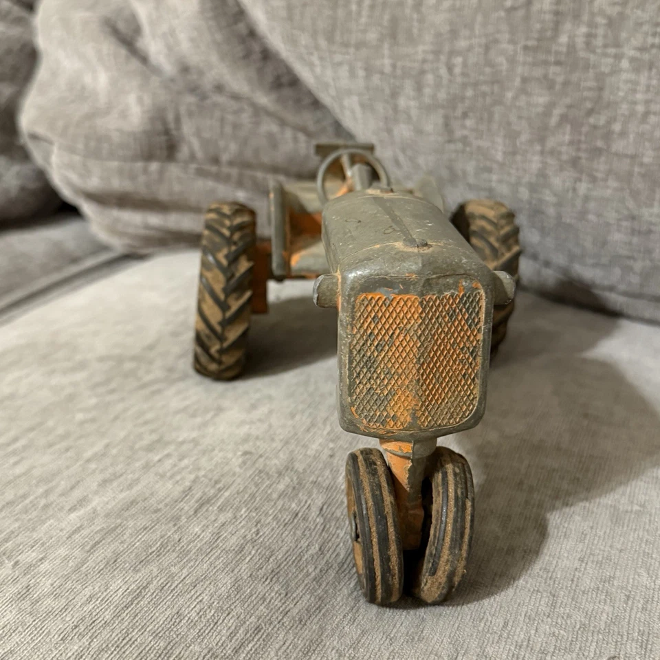 Vintage Farm 1947 American Precision Products 1/12th Allis Chalmers 'C' Tractor - Image 3 of 4