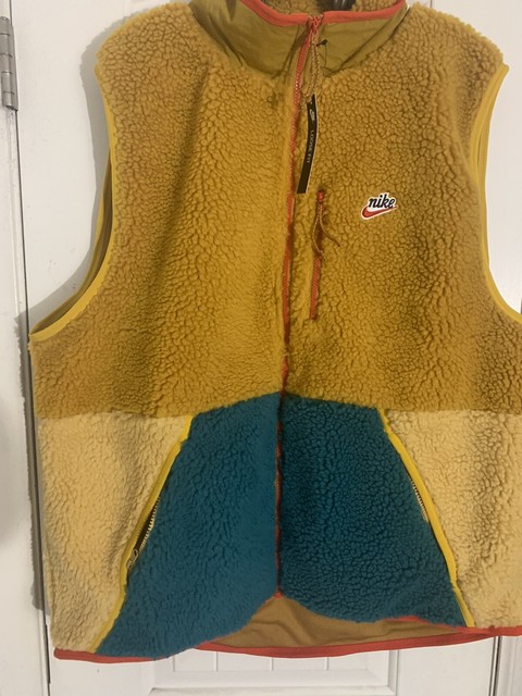 multi color nike tech