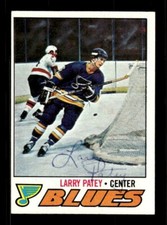 LARRY PATEY SIGNED 1977-78 TOPPS HOCKEY #199 -  ST LOUIS BLUES AUTO - AUTOGRAPH