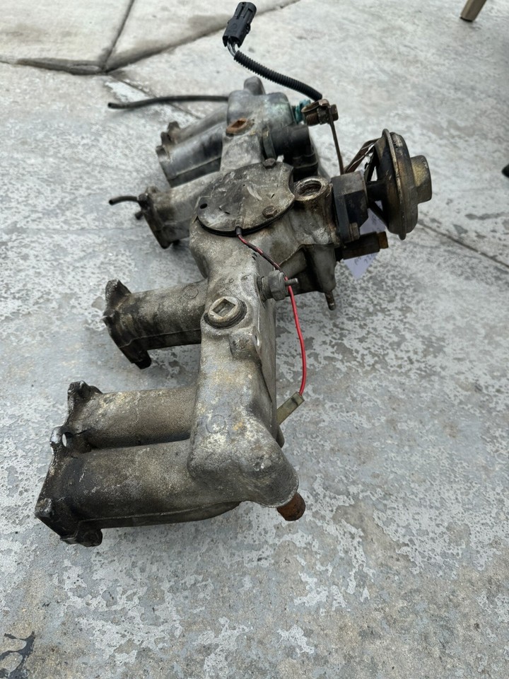 Jeep Wrangler YJ 8790 4.2L OEM Aluminum Intake Manifold 258 6cyl 2bbl