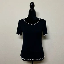 Roz & Ali top women small cotton blend scallop hem short sleeve round neck black