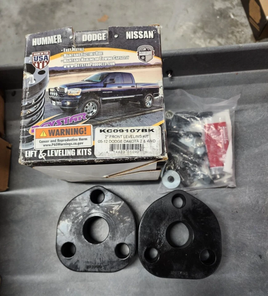 Kit de nivelación de suspensión DAYSTAR KC09107BK para Dodge Dakota 2005-2012 2" Foto 2 de 2