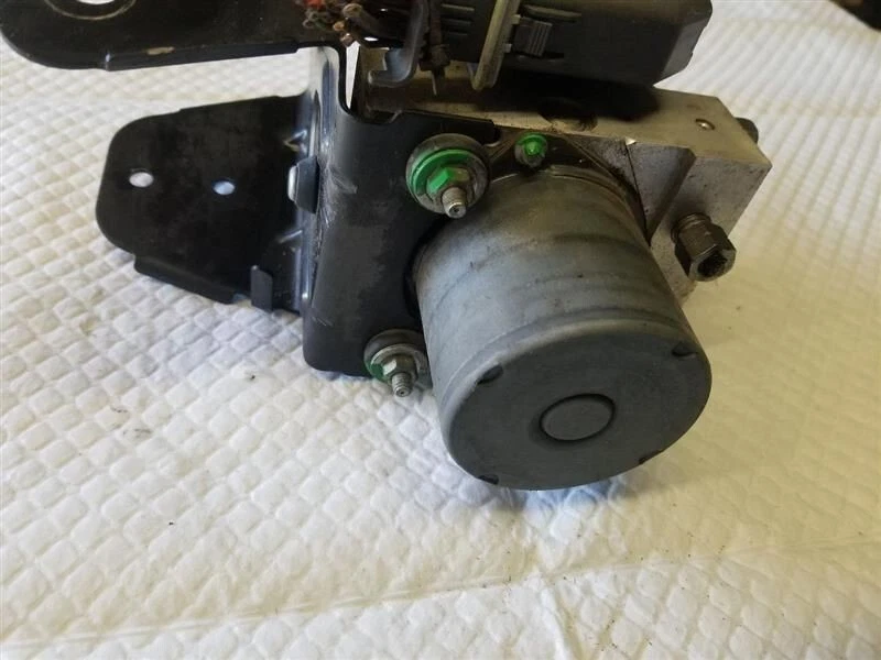 Módulo de control de bomba ABS freno antibloqueo Ford Crown Victoria 2009-2011 OEM Foto 3 de 4