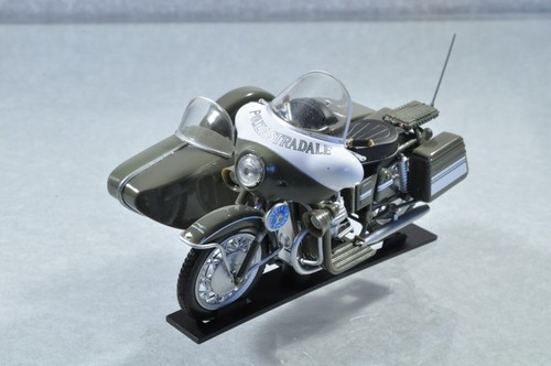 BE861 Kiosk 1:25 1971 Moto Guzzi V7 Sidecar "Polizia Stradale" A/-
