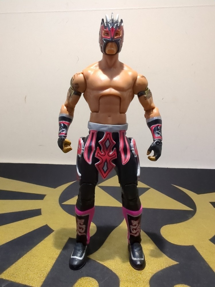 2015 Mattel WWE Elite Collection Series 42 - Kalisto 6” Action Figure