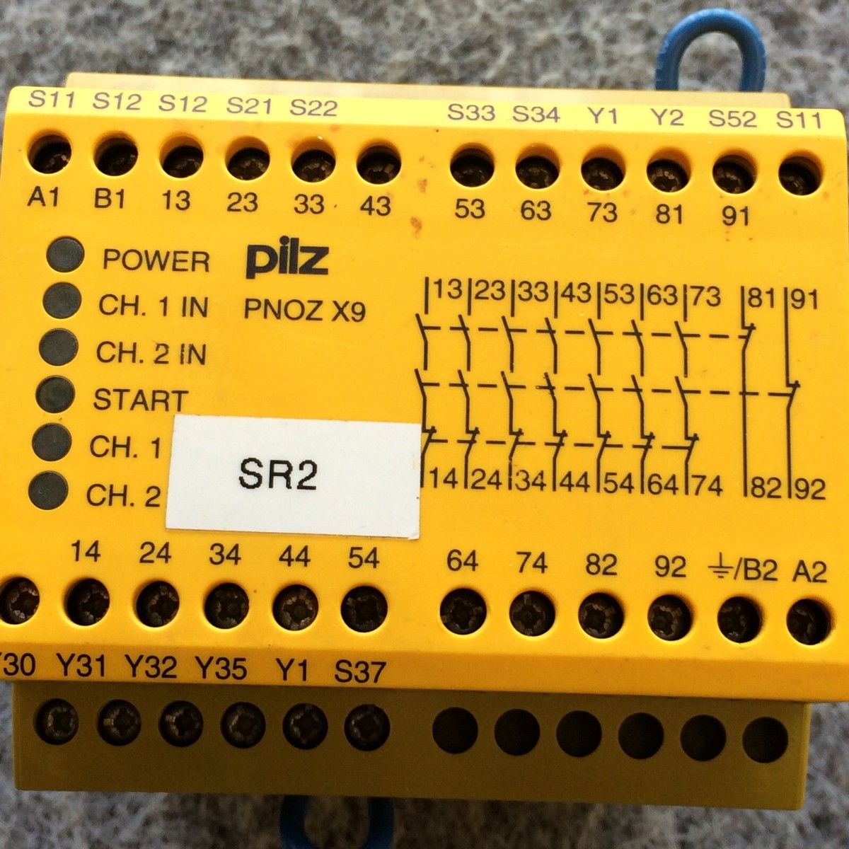 PILZ 774609 USED PNOZ X9 24VAC 24VDC 7 N/O 2 N/C 2SO SAFETY RELAY