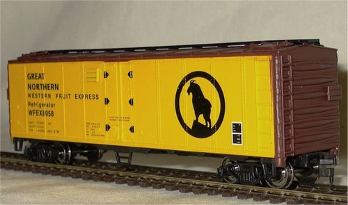 HO SCALE TRAINS MODEL POWER GREAT NORTHERN REEFER CAR