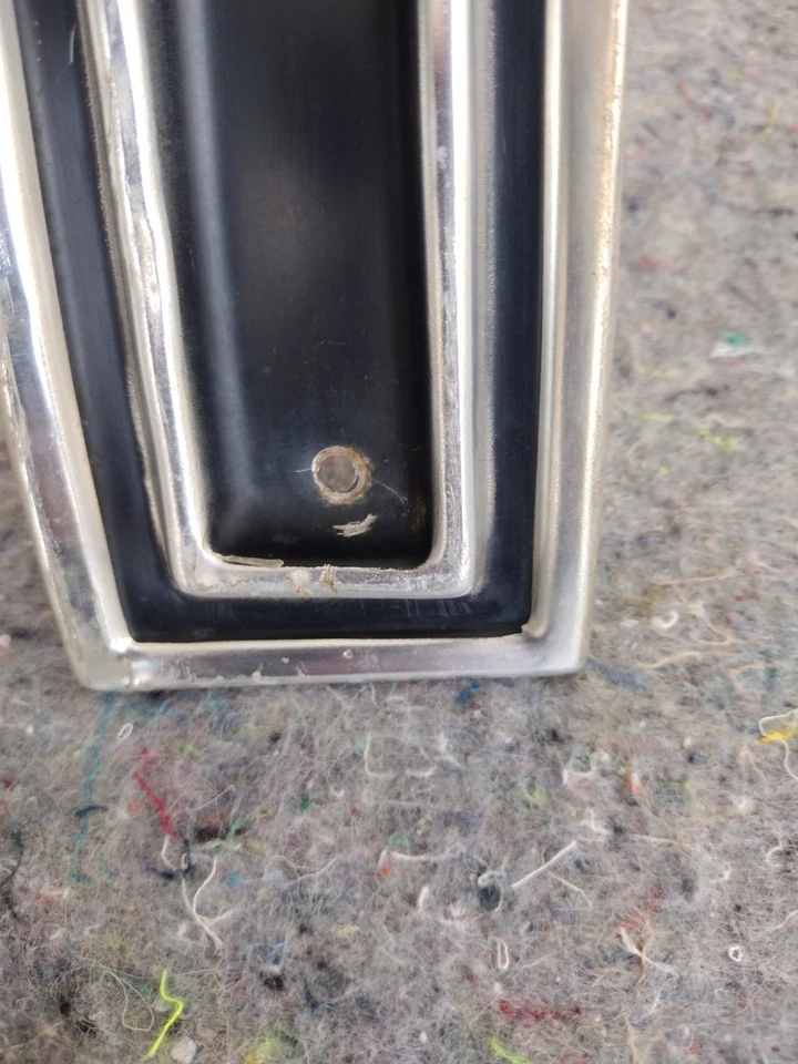 Chevy Impala 1965 moldura de extensión trasera L&R Foto 4 de 4