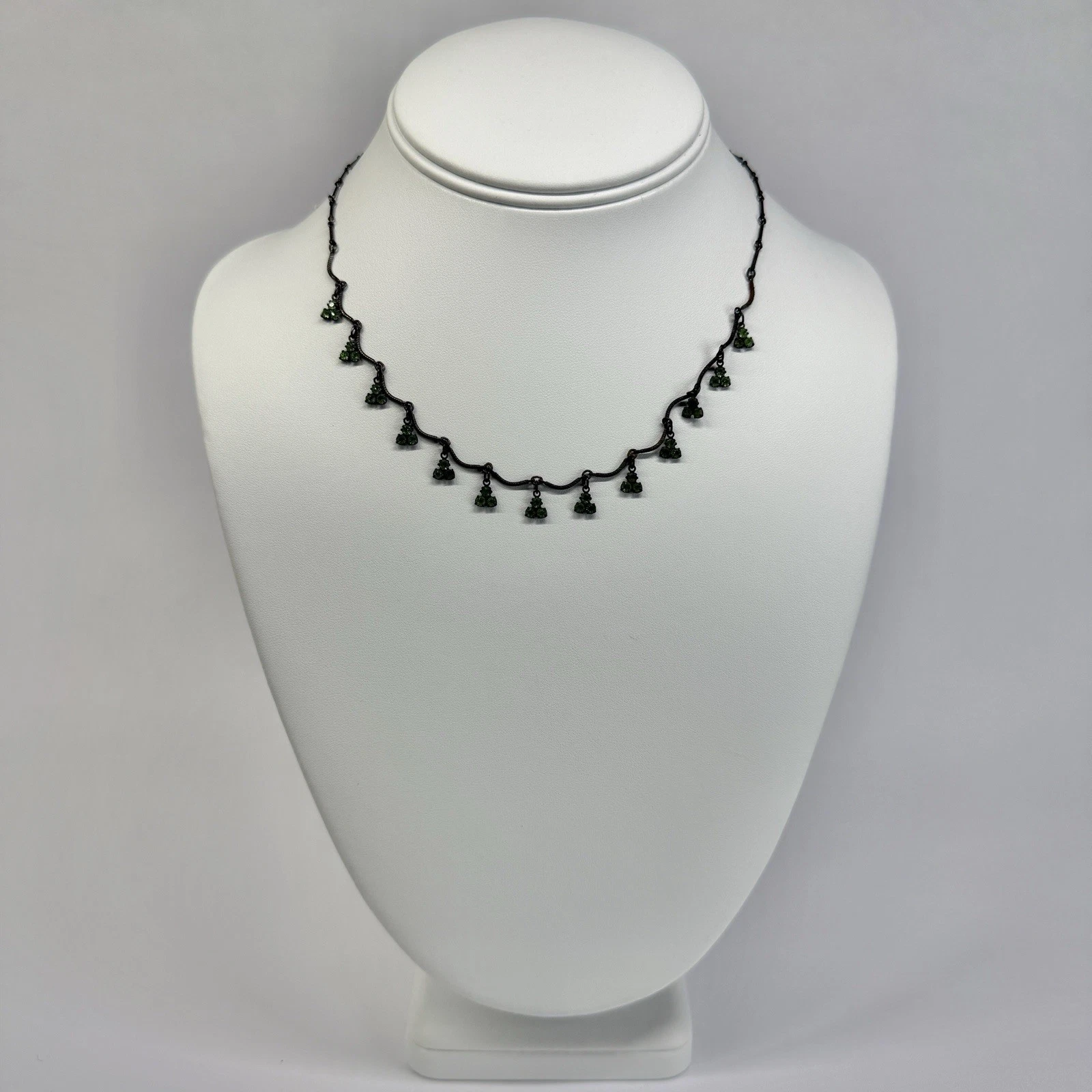 AUSTRIAN Crystal USA Floral Dainty Gunmetal Tone Vintage Necklace N663