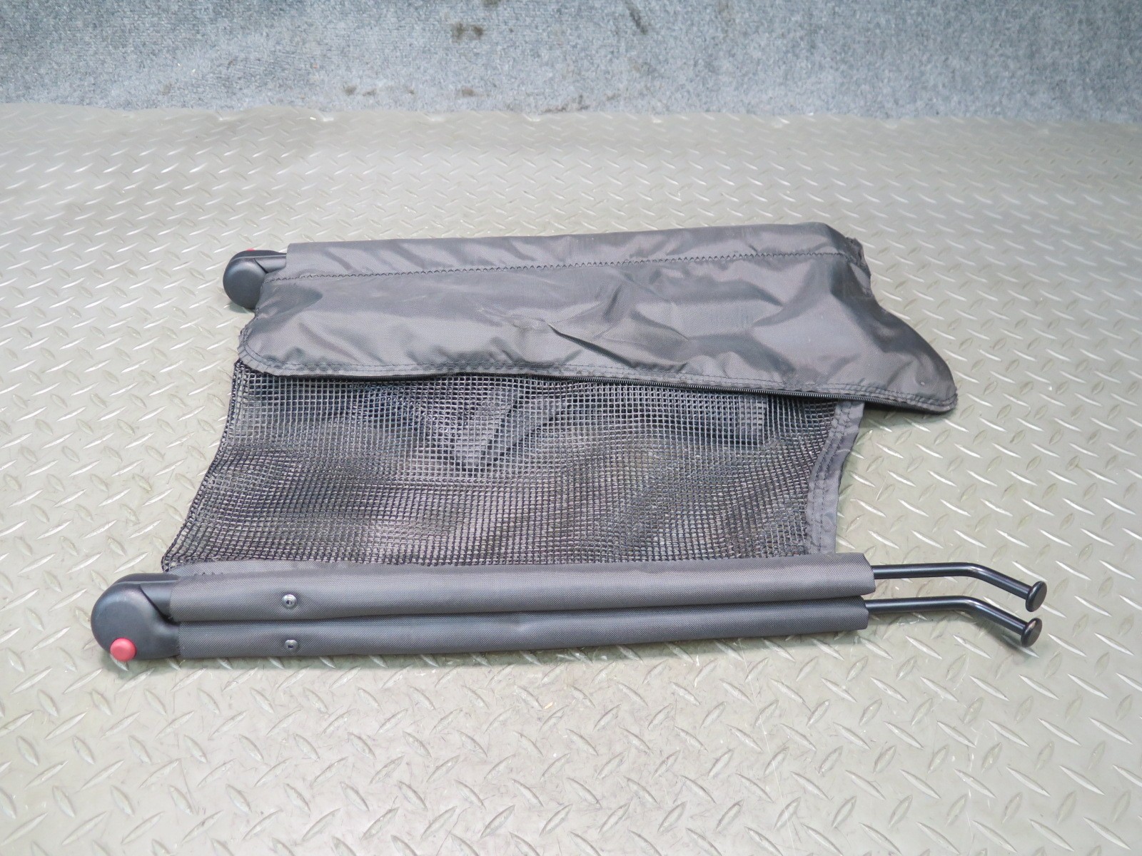 2017-2020 MASERATI LEVANTE M161 CARGO LUGGAGE COMPARTMENT ROLLER NET COVER