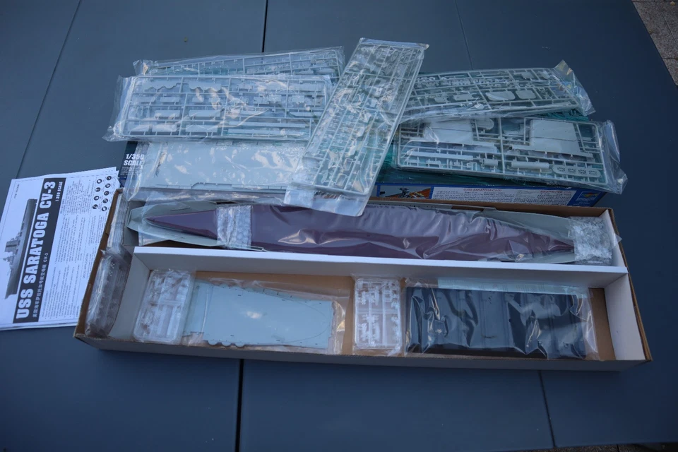 USS SARATOGA trumpeter 1/350 eme neuf - Photo 4/4