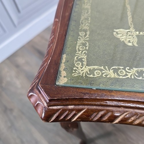 Antique Vintage Queen Anne Carved Wooden Nest Of 3 Tables - Glass Leather Tops - Picture 21 of 24