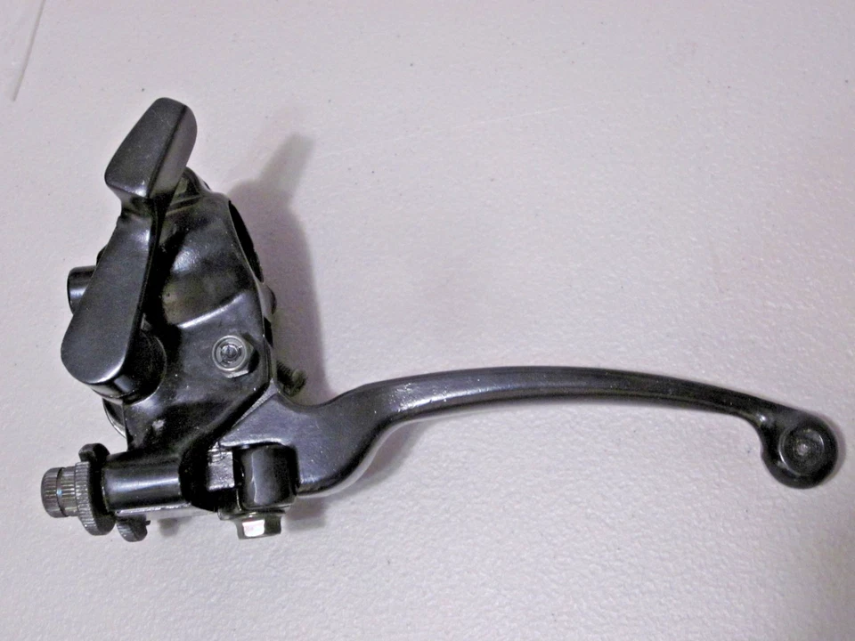 Suzuki ATV OEM 57300-40B01 acelerador de polegar e alavanca de freio LT80 Quadsport 1987-2006 - Imagem 4 de 4