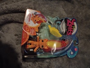 Zelfs The Zelfs Pony Figure with Hair Comb Accessory, Ages 5+