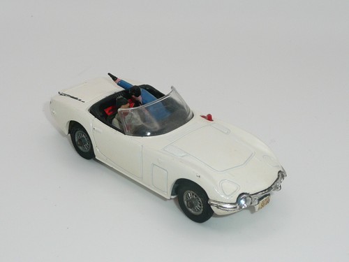Corgi 336 James Bond Toyota 2000 GT w/ figures *original*