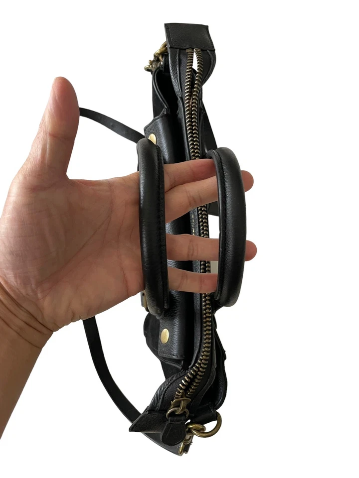 Bolso de Hombro Kelsi Dagger Brooklyn Negro Cartera Talla 10x12 De Colección Usado en Excelente Condición Foto 4 de 4